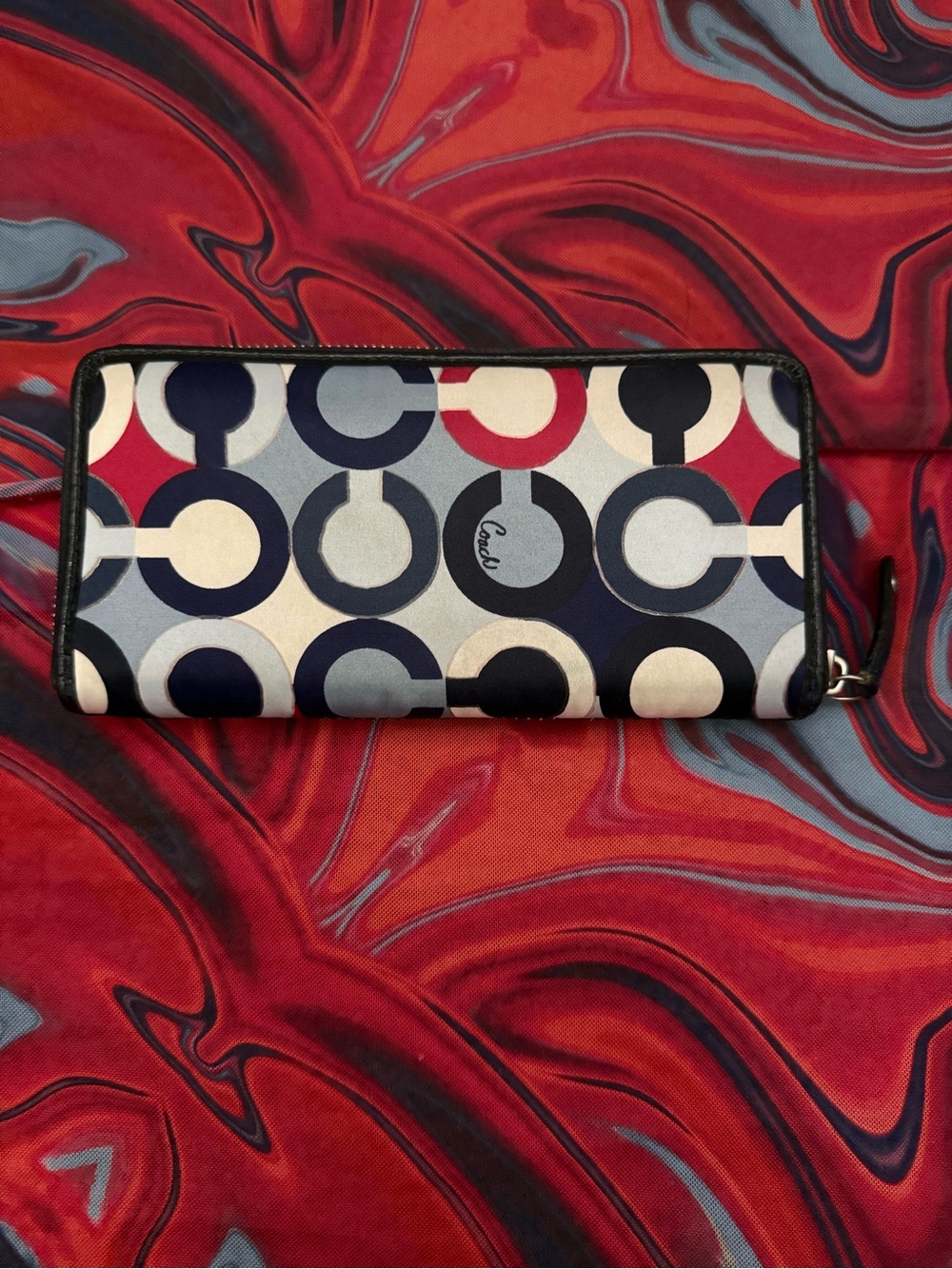 Coach Madison Graphic Op Art Zip Around Wallet Multicolor Purple Y2K LIKE NEW - Picture 2 of 4